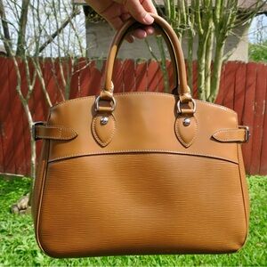 Vintage Louis Vuitton Passy PM Epi Leather Top Handle Bag